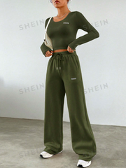 Letter Graphic Crop Tee & Drawstring Waist Sweatpants Two Piece Set