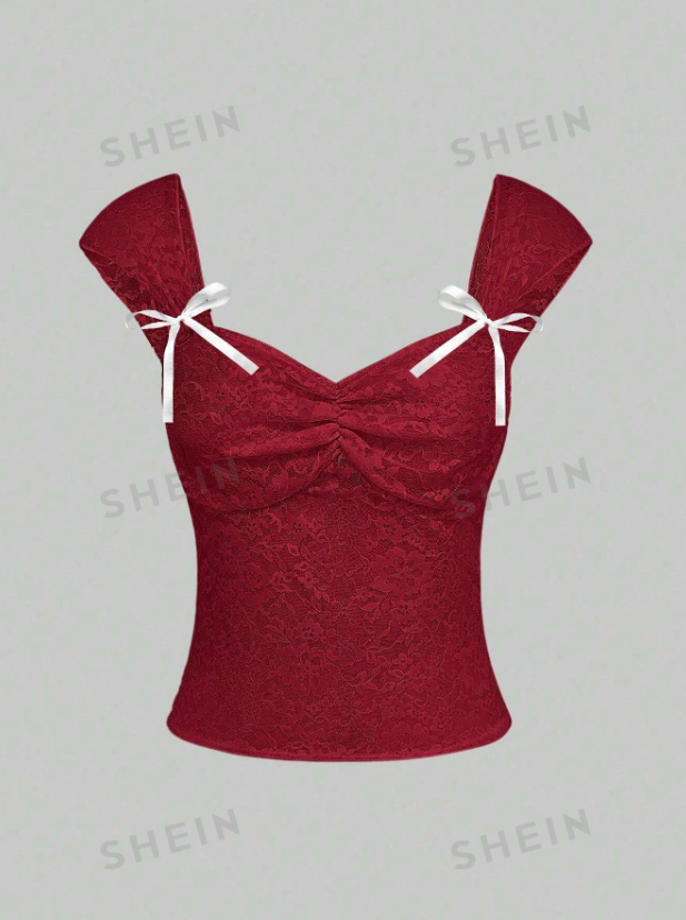Lace Camisole With Ruffled Chest And Bow Decoration