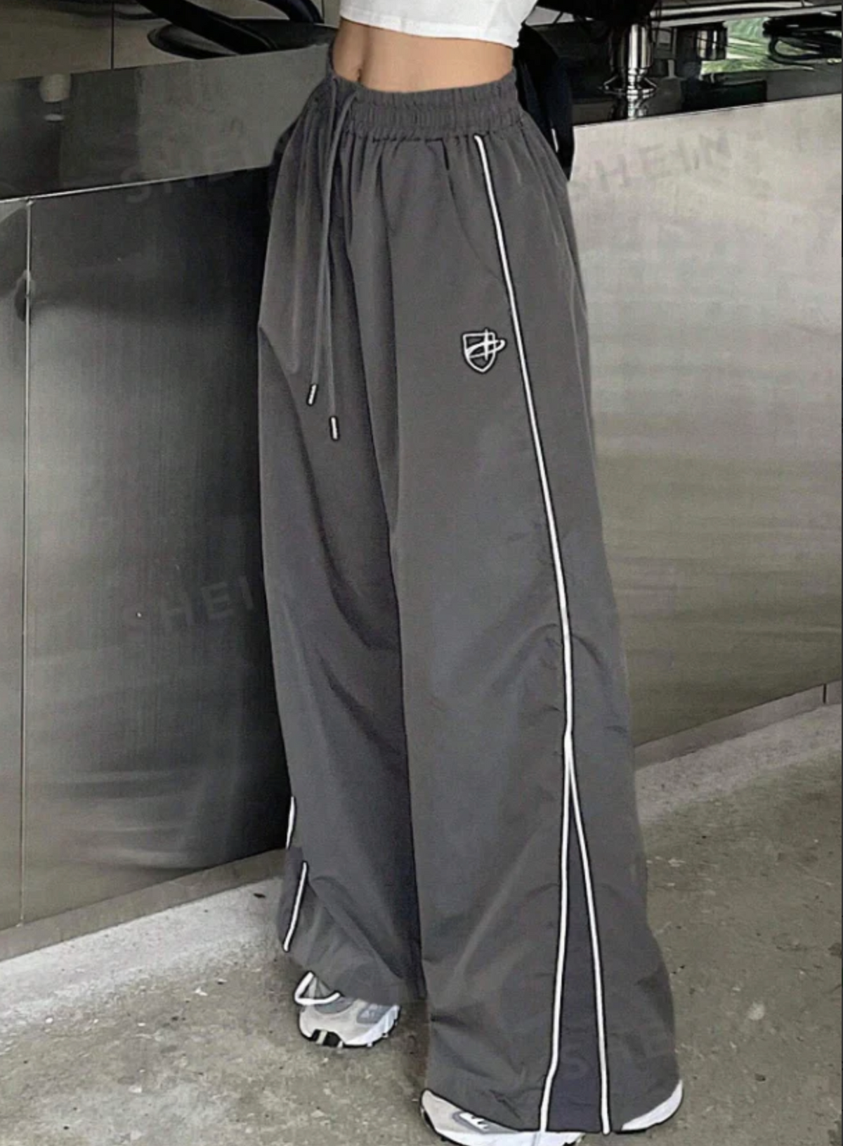 Loose Wide Leg Pants With Contrast Color Stripe