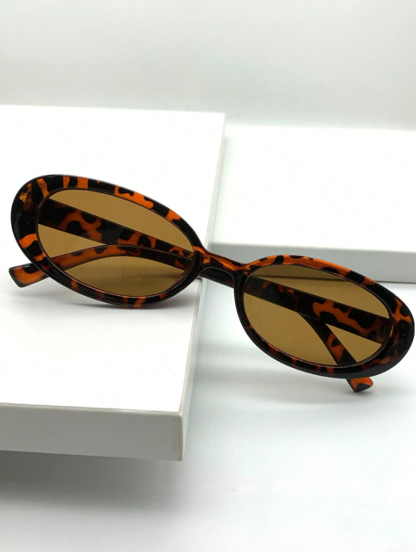 Fashionable Oval Sunglasses